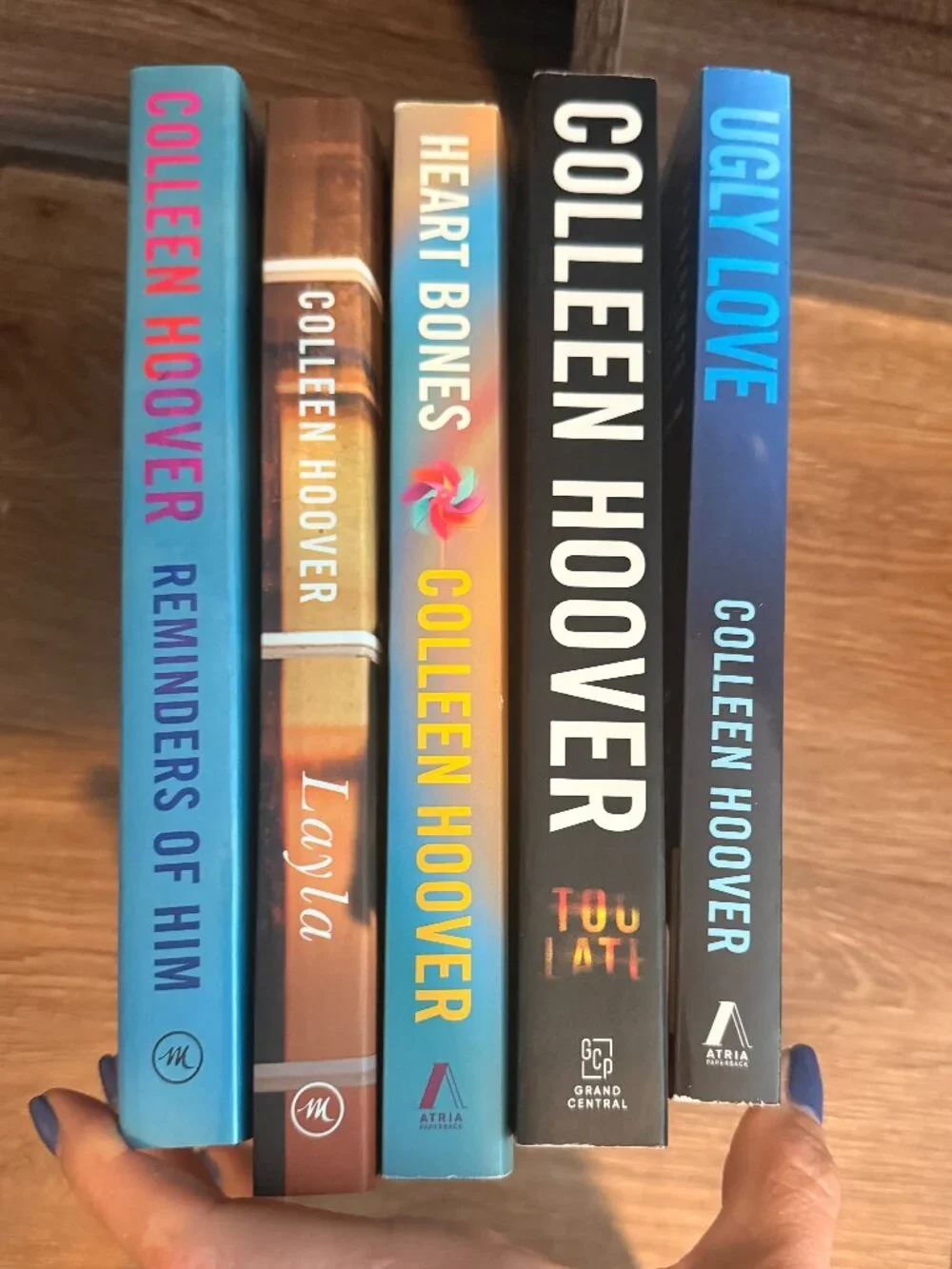 16 LIKE NEW - Lot of Colleen Hoover Books